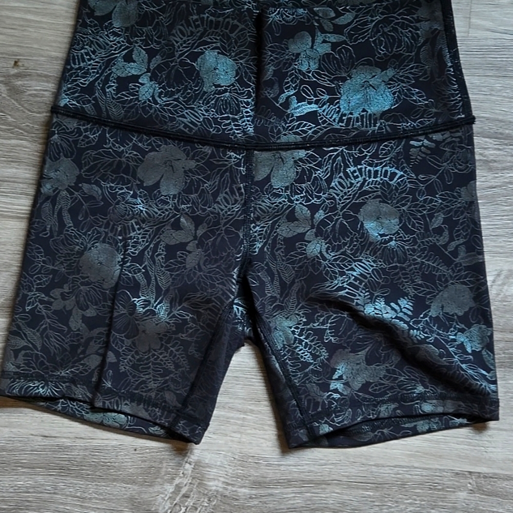 Lululemon Biker Shorts 6"